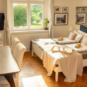 double-king-size-sunny-suite-in-castle-area.praguehotelsweb.com/