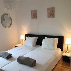 apartments-papalinna-2.primorje-gorskikotar.com/