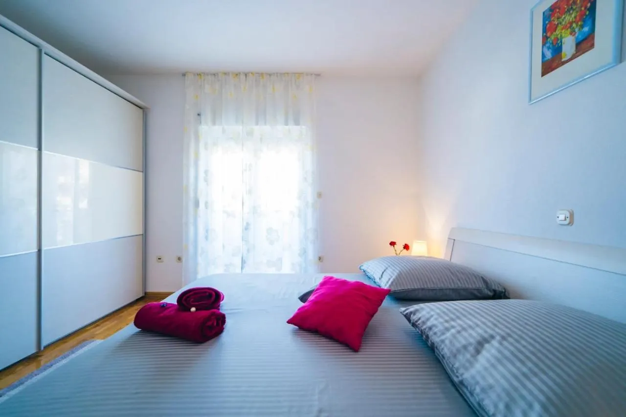 Apartment Apartmani Lucante Split